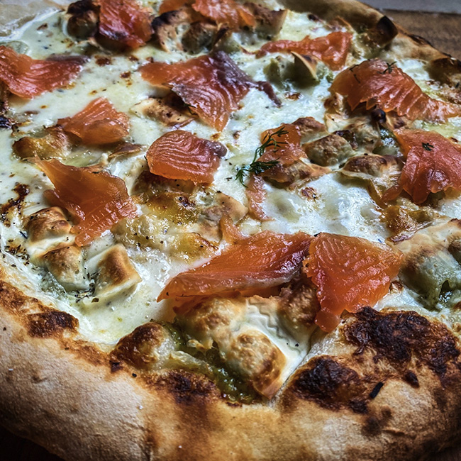 pizza-truite-four-a-bois-le-panyol.jpg