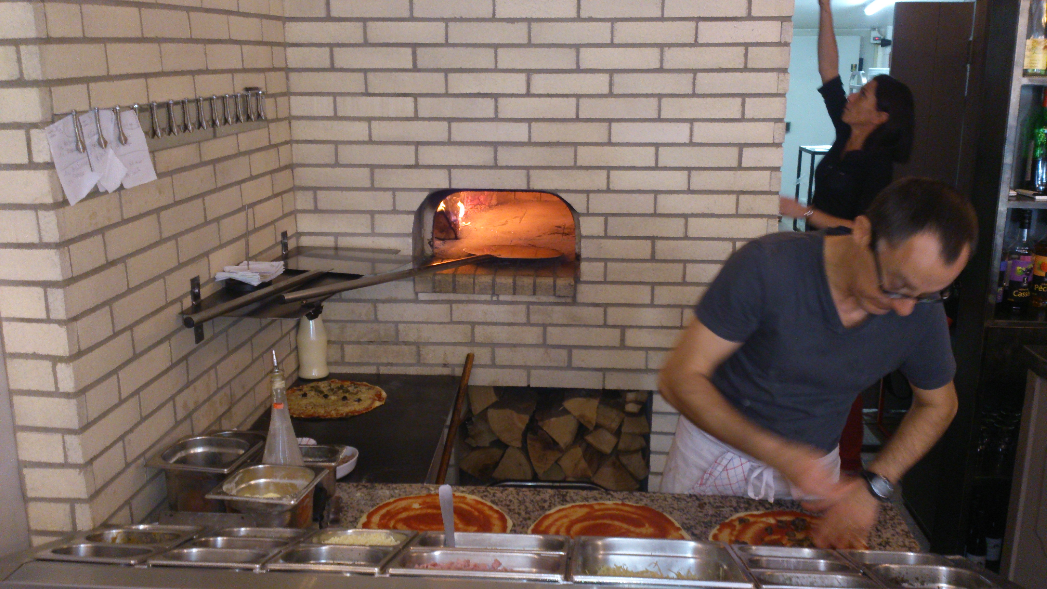 Four à Pizza Bois Professionnel pour Pizzaïolo et Restaurateur